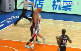 足球身体冲撞不犯规吗，足球身体冲撞不犯规吗为什么